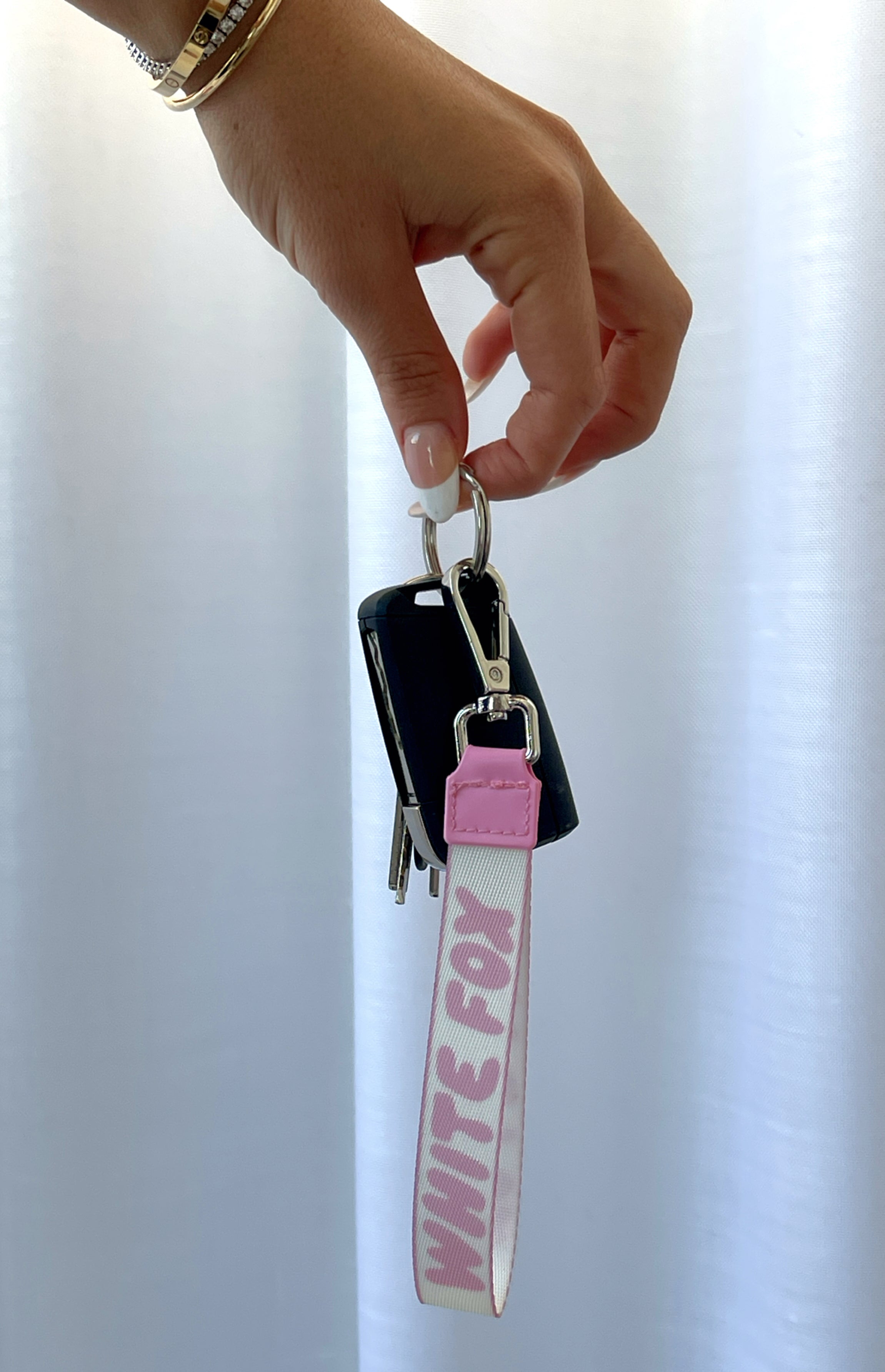 Off white keychain pink new arrivals