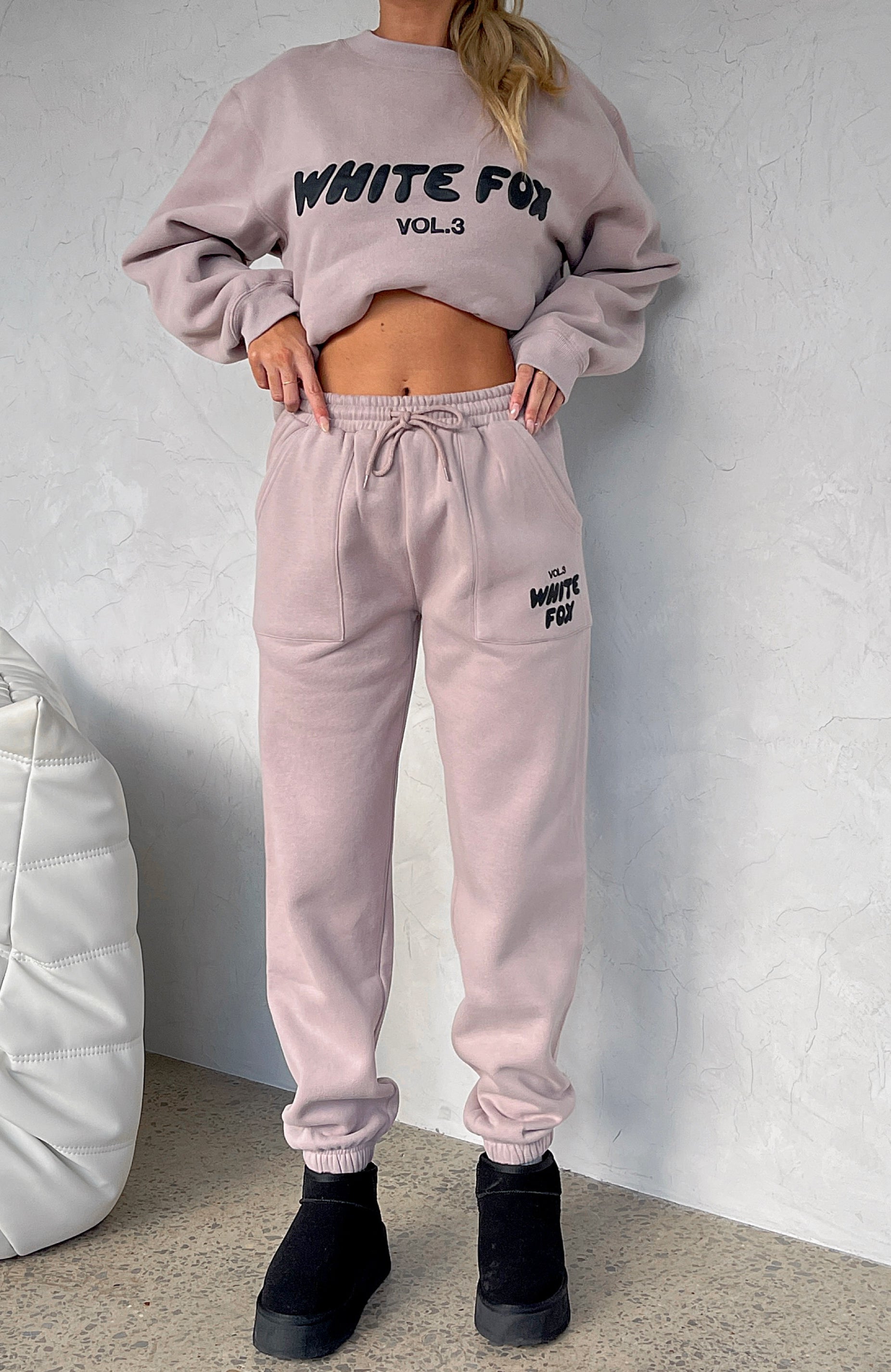 White fox boutique sweatpants sale