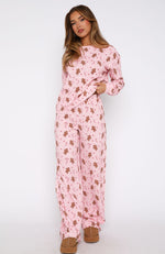 Staying Snug Long Sleeve Pyjama Set Pink Gingerbread