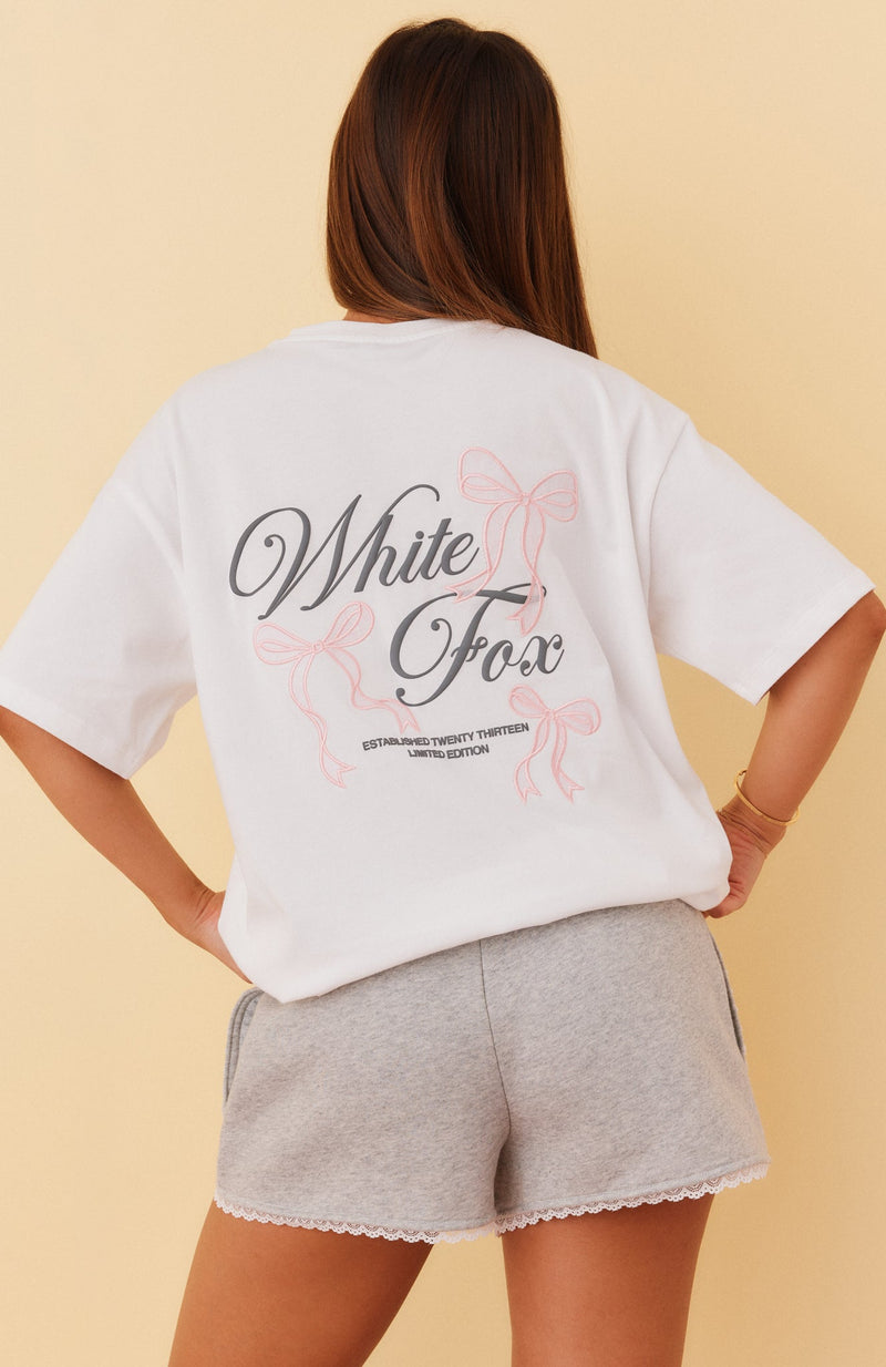 On Cloud Nineteen Jennifer Oversized Tee White
