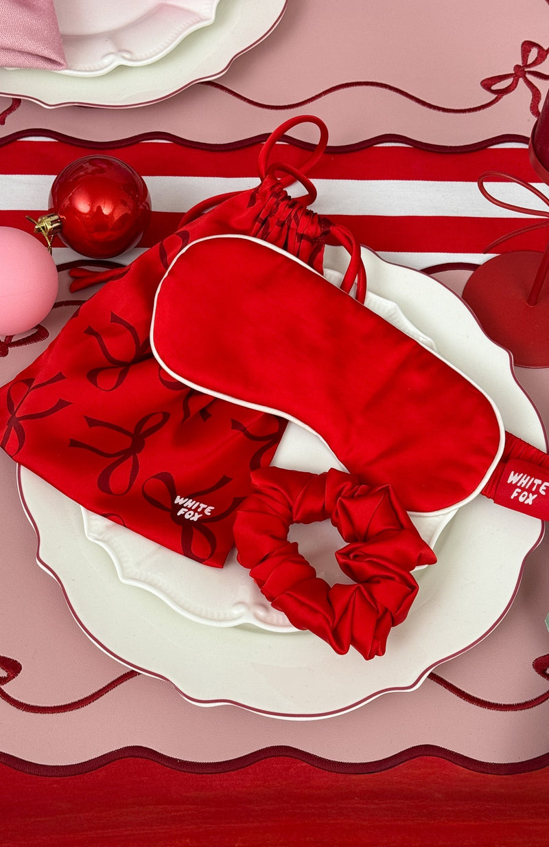 Beauty Sleep Set Red Bows